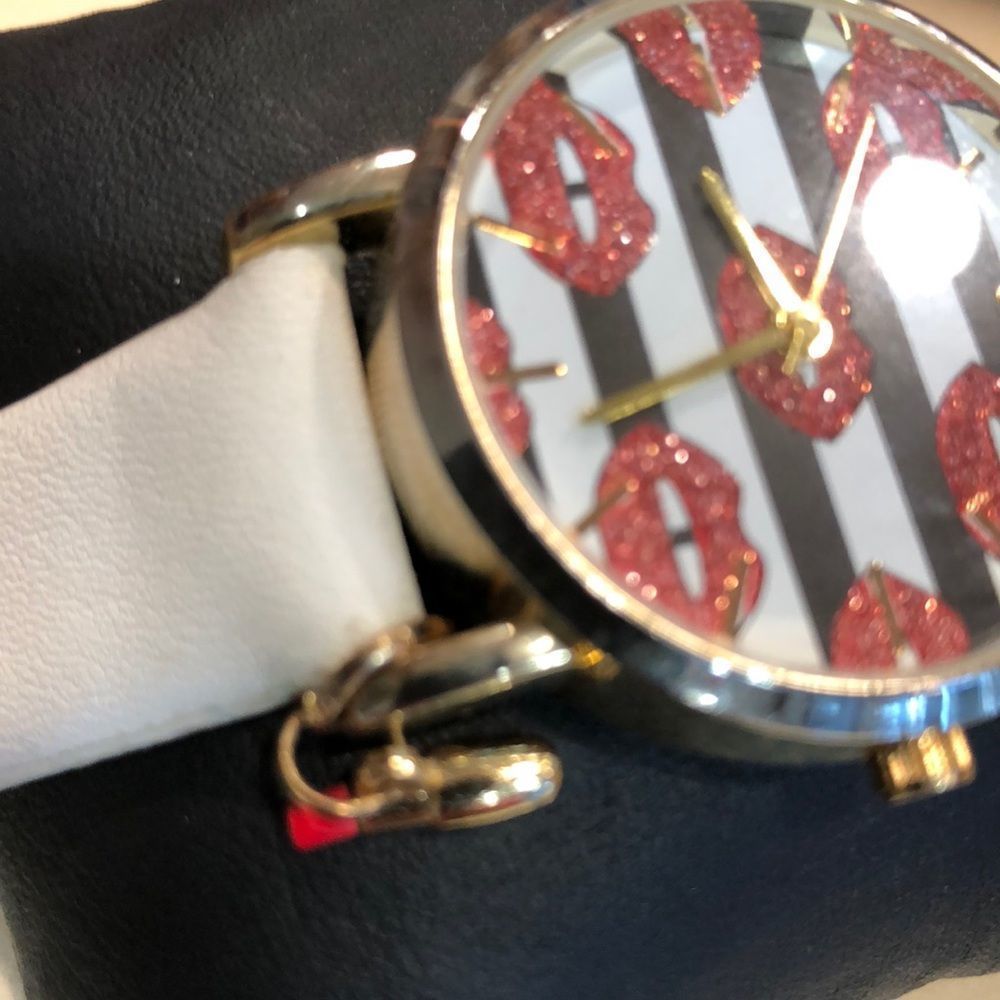 C lip Watch white strap n charm lipstick 💄 - Picture 6 of 8